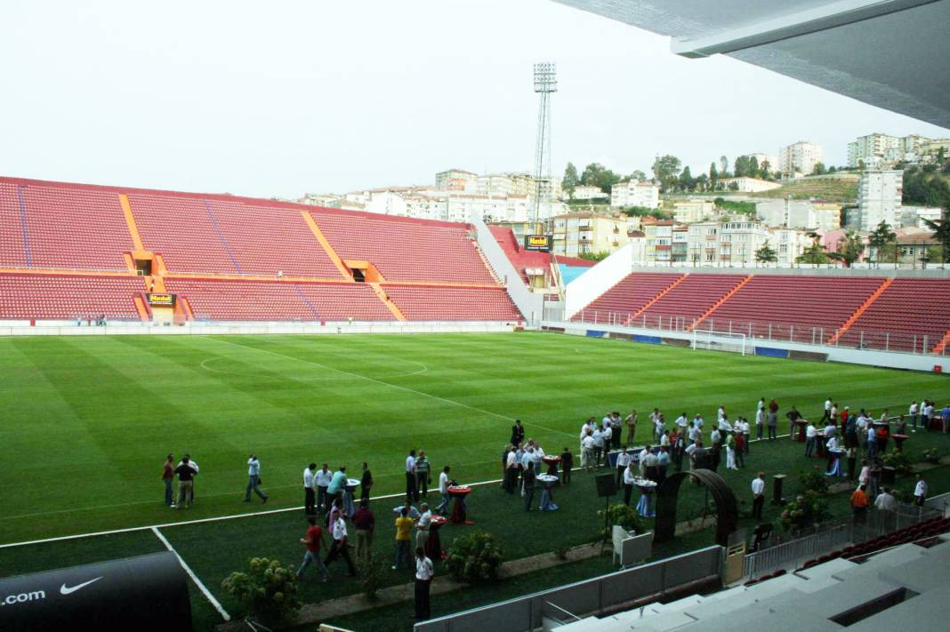 Başkan Şener Avni Aker'i gezdi. 1