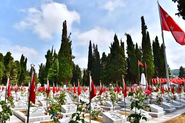 Trabzon'da Bayram öncesi şehitler unutulmadı 3