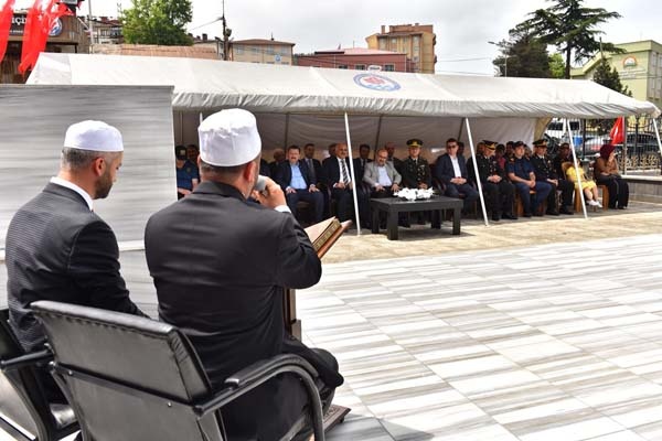 Trabzon'da Bayram öncesi şehitler unutulmadı 2