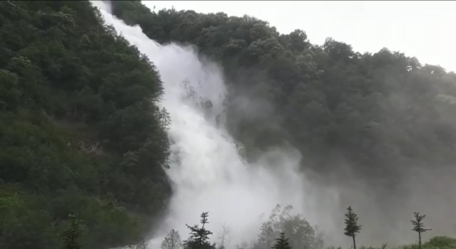 Giresun'da bu şelaleyi görenler bir daha baktı 3