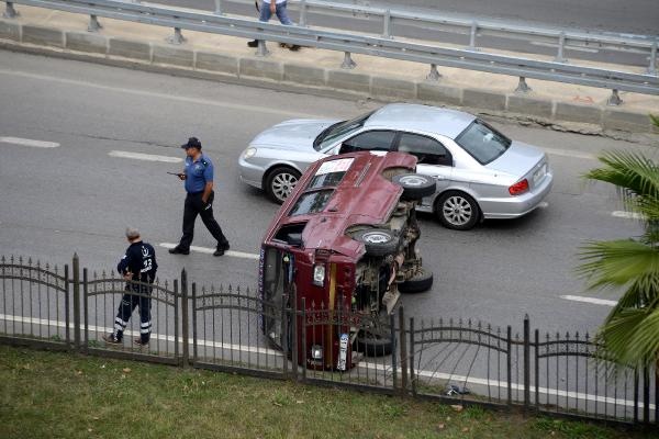 Trabzon'da kaza, minibüs devrildi... 6