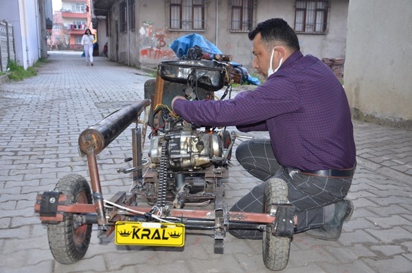 Ordu'da tahtadan yaptığı arabayla sürücülere rakip oldu 6