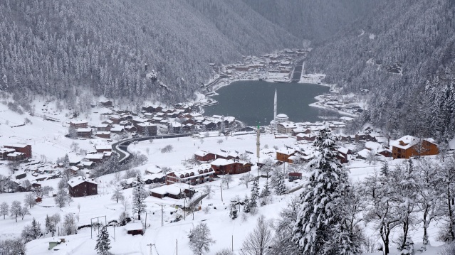 Uzungöl'de kar güzelliği 16