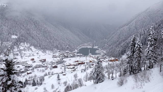 Uzungöl'de kar güzelliği 7