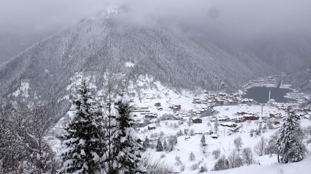 Uzungöl'de kar güzelliği 5