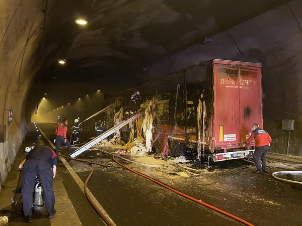 Ordu'da tünel içinde korku dolu anlar! Cayır cayır yandı. Foto Haber 2