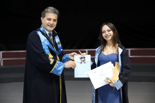 KTÜ Diş Hekimliği Fakültesi'nde Mezuniyet Coşkusu. Foto Haber 14