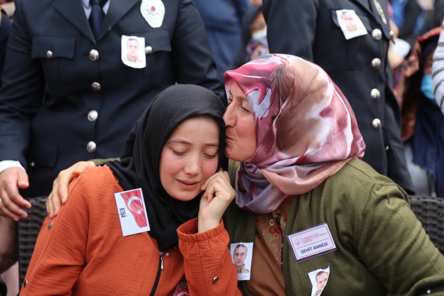 İstanbul'da şehit olan bekçi Gümüşhane'de toprağa verildi - Foto Haber 9