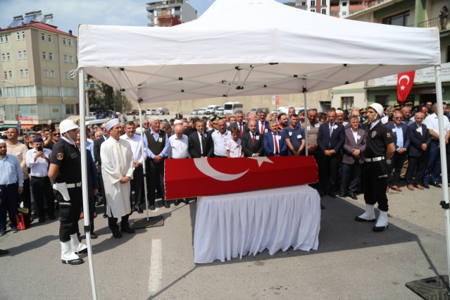 İstanbul'da şehit olan bekçi Gümüşhane'de toprağa verildi - Foto Haber 13