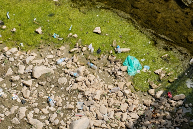 Gümüşhane'de sular çekilince Harşit Çay'ı çöplüğe döndü. Foto Haber 19