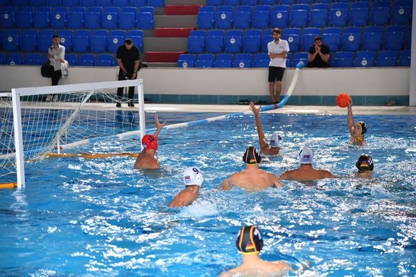 Trabzon'da kapalı yüzme havuzu ve spor kompleksi hizmete girdi. Foto Haber 12