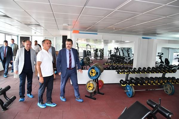 Trabzon'da kapalı yüzme havuzu ve spor kompleksi hizmete girdi. Foto Haber 4