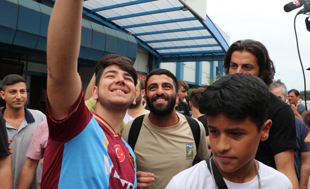 Abdullah Avcı Trabzonspor'un yeni transferi Umut Bozok'u böyle ikna etti. Foto Haber 10