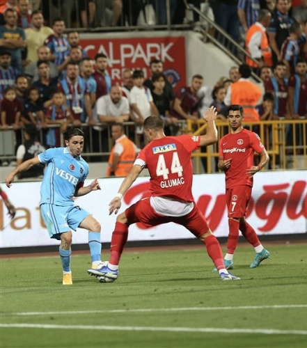 Maç sonrası flaş yorum: Trabzonspor sadece 3 puan almadı. Foto Haber 3