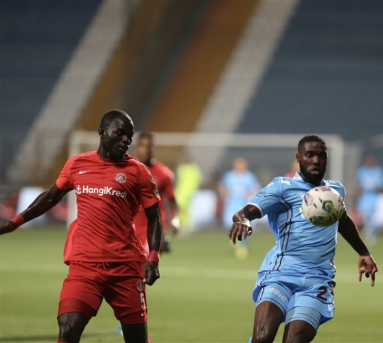 Maç sonrası flaş yorum: Trabzonspor sadece 3 puan almadı. Foto Haber 5