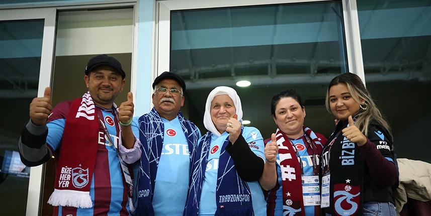 65 yaşındaki taraftarın  hayali gerçek oldu. Foto Haber 6