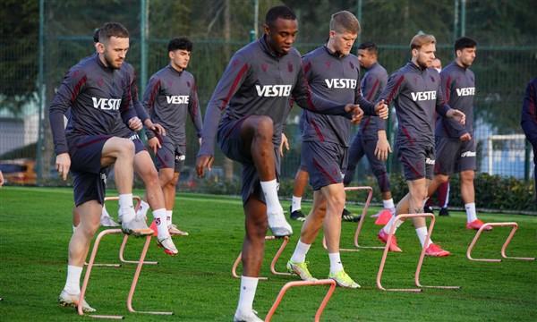 Abdullah Avcı'nın açıklaması sonrası Trabzonspor'da iki futbolcuyu hırs bastı 5