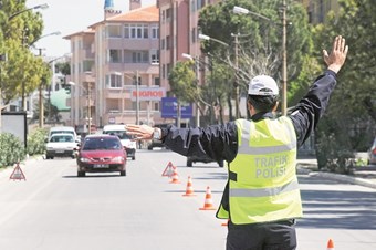 Resmi plakalı araca ceza yok