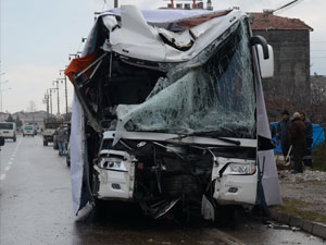 Samsun’un Bafra ilçesinde yolcu otobüsünün devrildi.