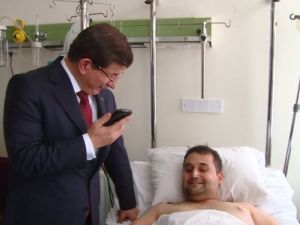 Başbakan Davutoğlu gazileri ziyaret etti