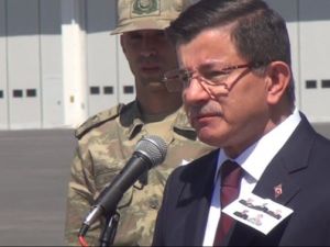 Başbakan Davutoğlu gözyaşlarını tutamadı