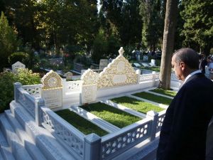 Cumhurbaşkanı Erdoğan’dan kabir ziyareti