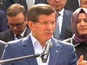 Davutoğlu: Rusya DEAŞ’ı değil, muhalefeti vuruyor