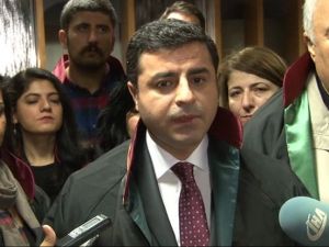 Selahattin Demirtaş’tan cüppeli şov !