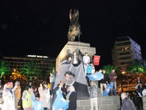 İzmir sokaklara döküldü