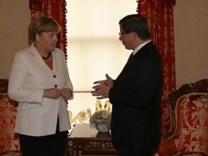 Davutoğlu, Merkel’le görüştü