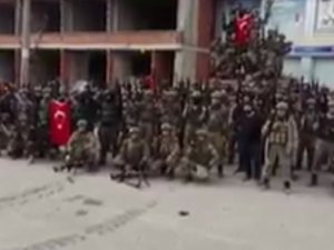 PKK’ya gözdağı: Cizre komando marşıyla inledi