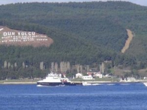 Rus askeri römorkörü Çanakkale Boğazı'nda