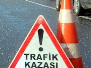 Bayburt'ta iki otomobil çarpıştı: 2 yaralı - 15 Mayıs 2016