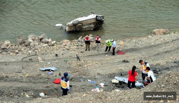 Artvin'den yola çıktı kaza yaptı! 2 ölü 3 yaralı - 15 Ağustos 2016