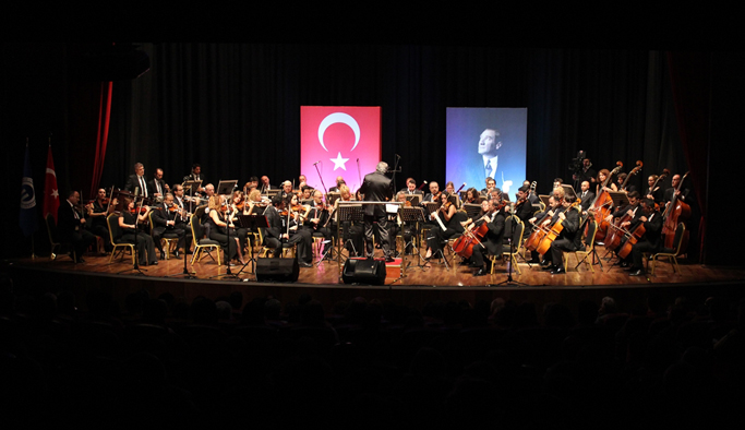 Cumhurbaşkanlığı Senfoni Orkestrası, Trabzon'da konser verdi