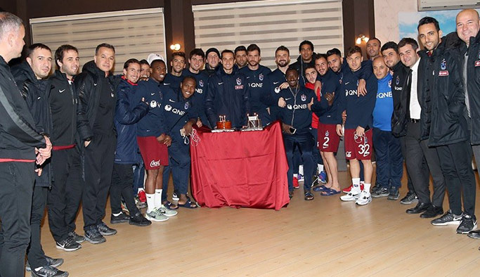 Trabzonspor'da 2 futbolcuya sürpriz!