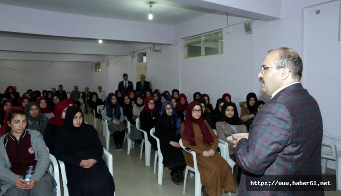 Bayburt Valisi öğrencilerle buluştu