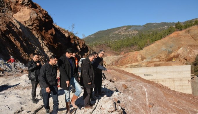 Coşkun, Alanya Yeniköy baraj inşaatını inceledi