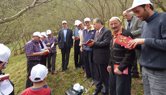 Akçaabat'ta fındık budama eğitimi