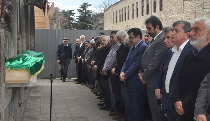 Özdemir Sümer son yolculuğuna uğurlandı