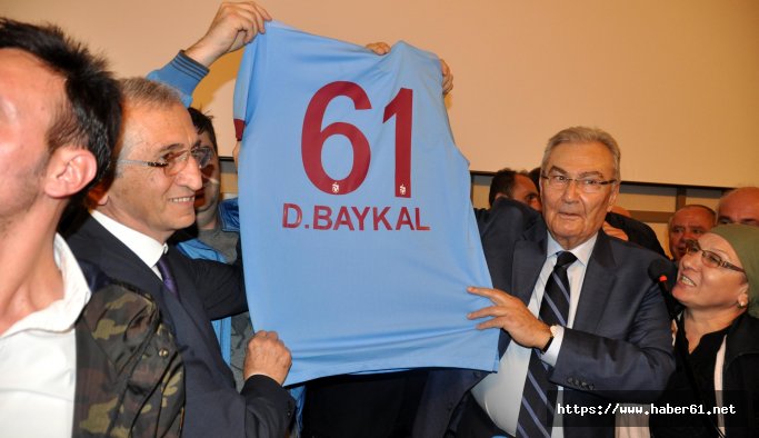 Deniz Baykal Trabzon'da konuştu