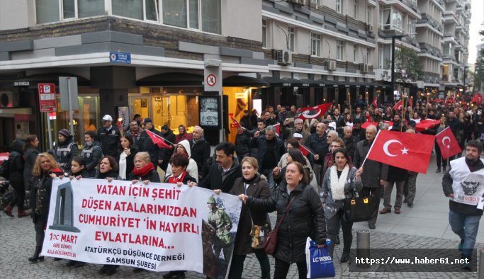 Çanakkale için fener alayı