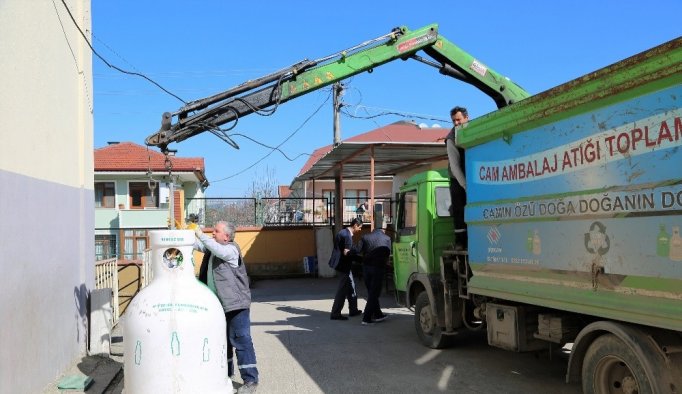 40 ton atık cam atık geri dönüşüyor