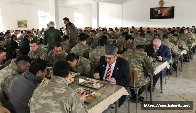 Bayburt'da Şehit yakınları  Mehmetçikle buluştu