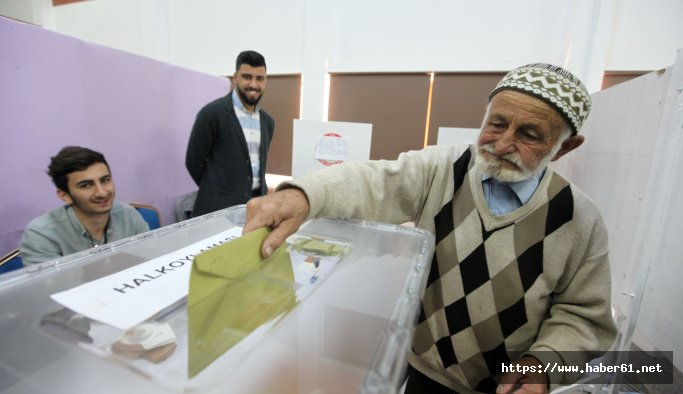 KKTC’de referandum için oy vermeye başlandı