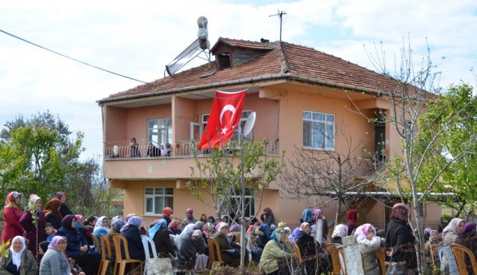 Bafra şehidine ağladı