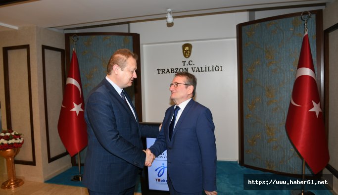 Salih Özkan'a Vali Yavuz'dan takdir belgesi