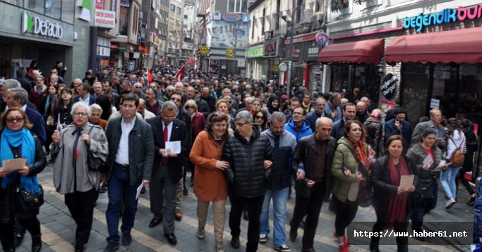 Trabzon'da Hürriyet ve Memleket İçin Elele yürüyüşü