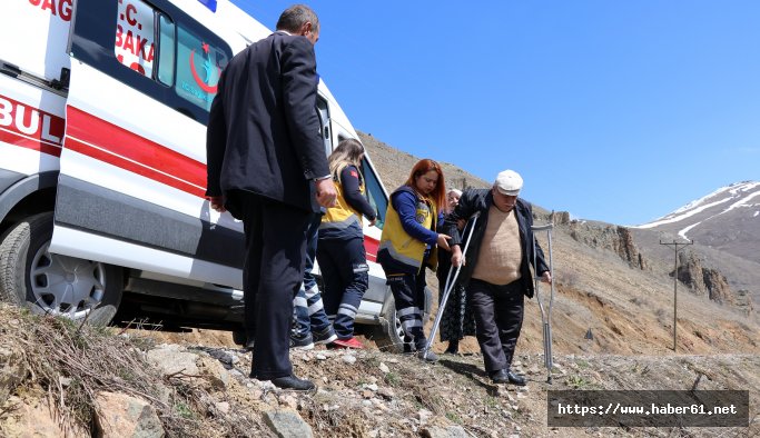 Hastalar sandıklara devlet eliyle götürülüyor