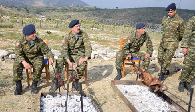 Türkiye'nin adasında Yunan askerleri bakın ne yaptı?